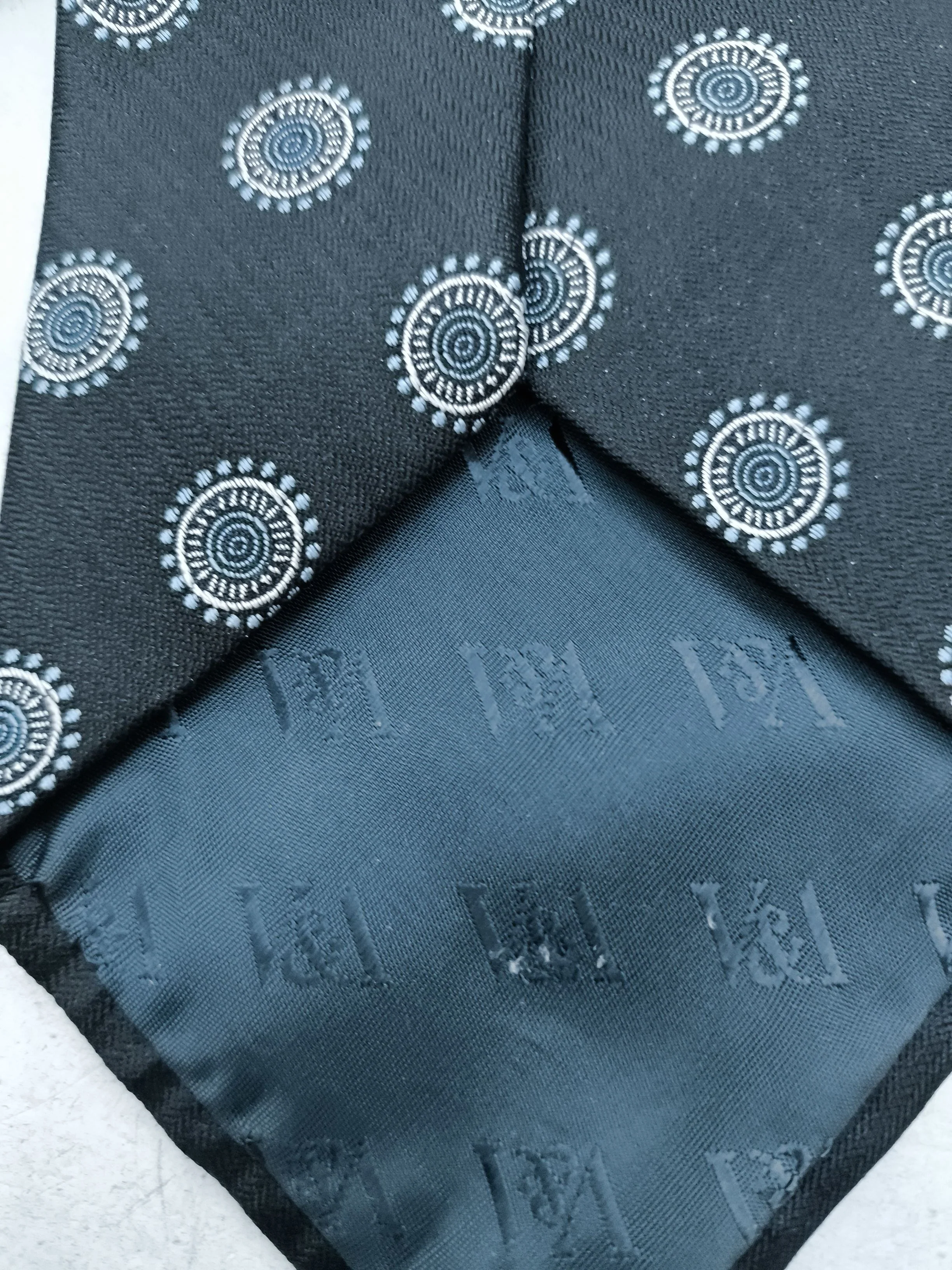 V&A Men's Tie Multi Graphic 100% Silk New with tags - Image 5