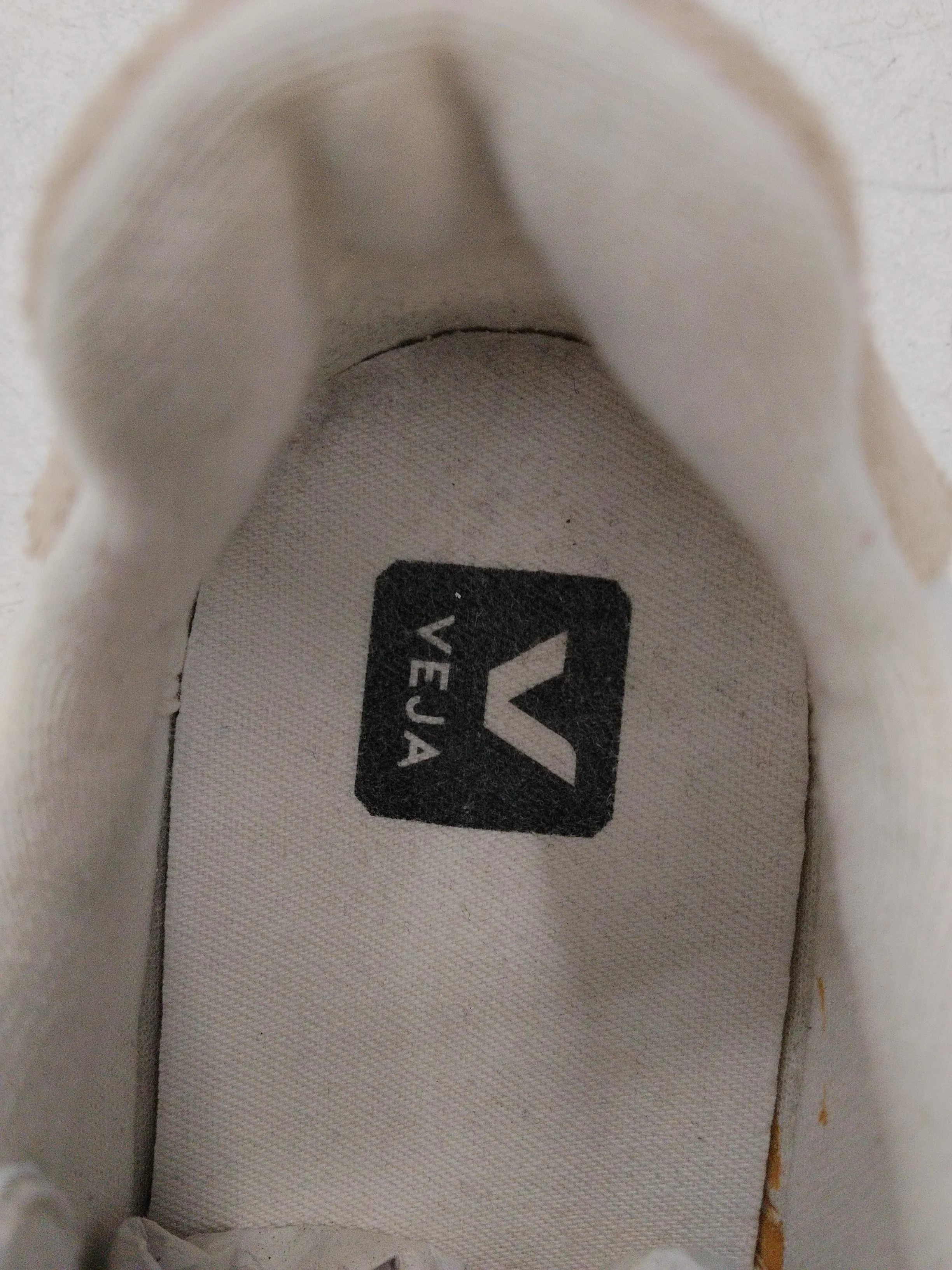 Veja Women's Trainers EU38 in White - Image 6