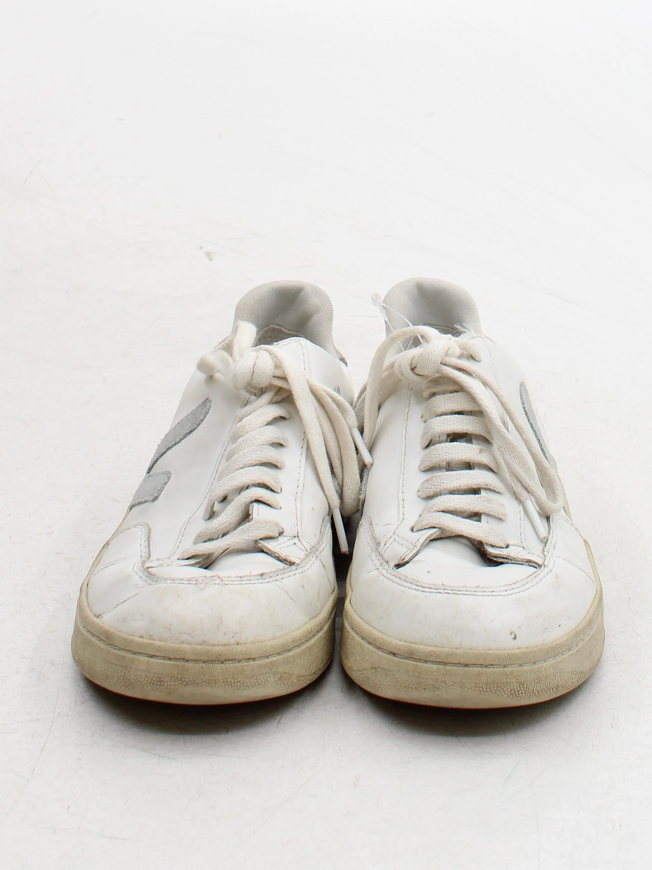 Veja Women's Trainers EU39 in White - Image 2