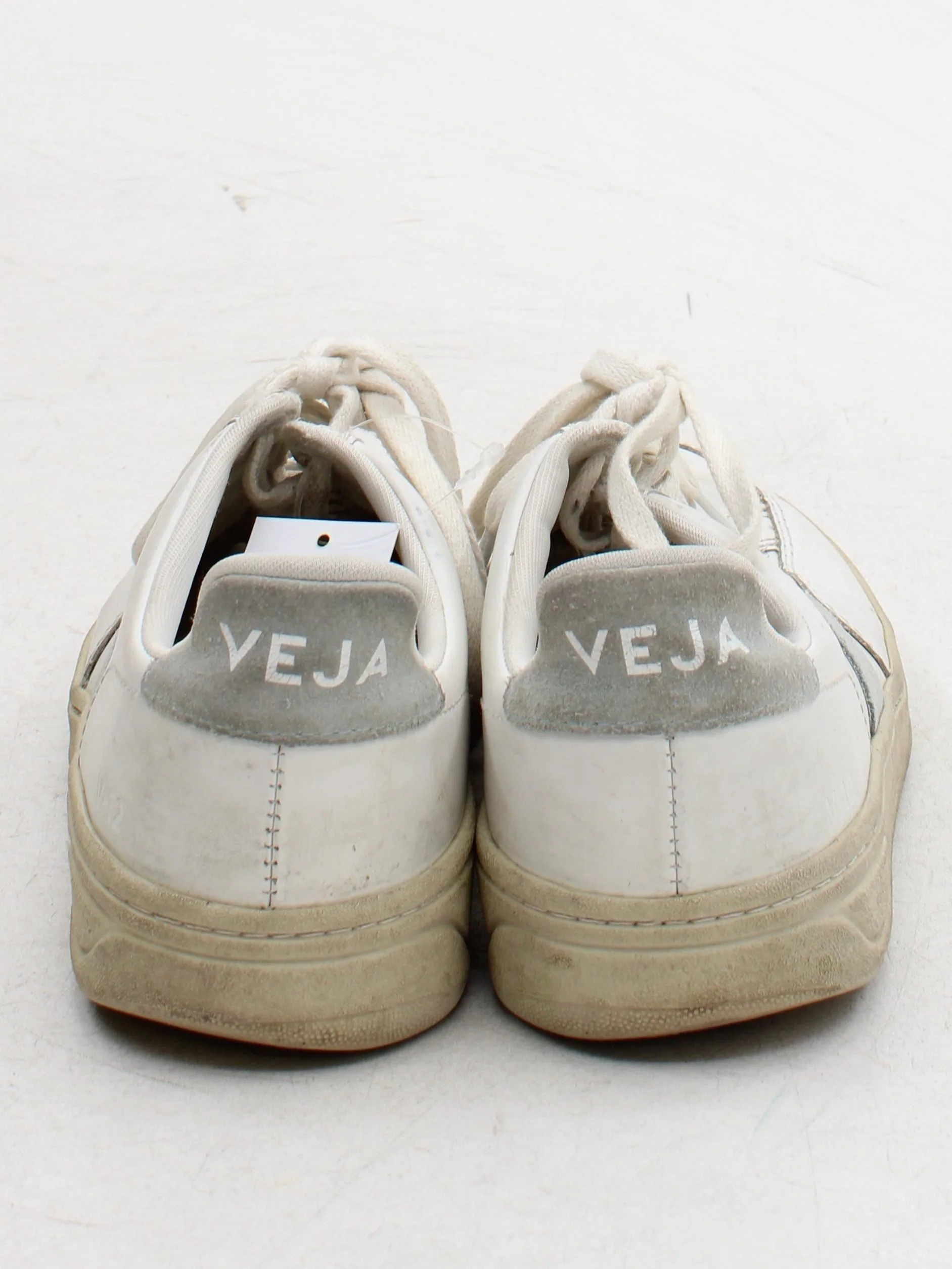 Veja Women's Trainers EU39 in White - Image 3
