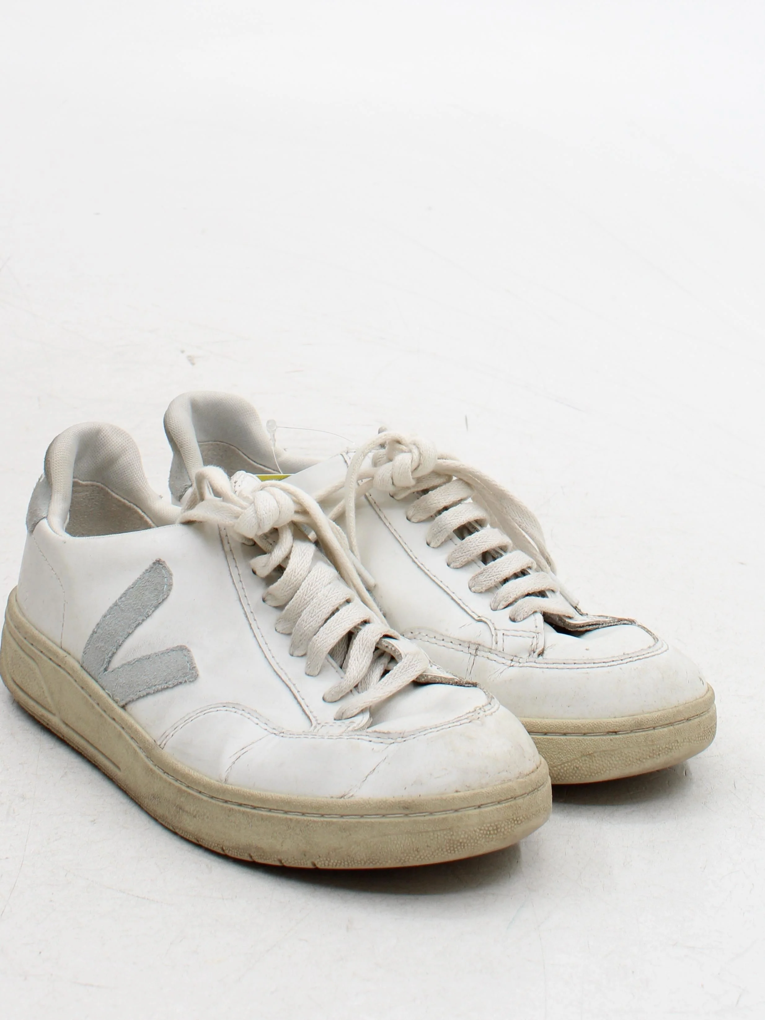 Veja Women's Trainers EU39 in White - Image 4