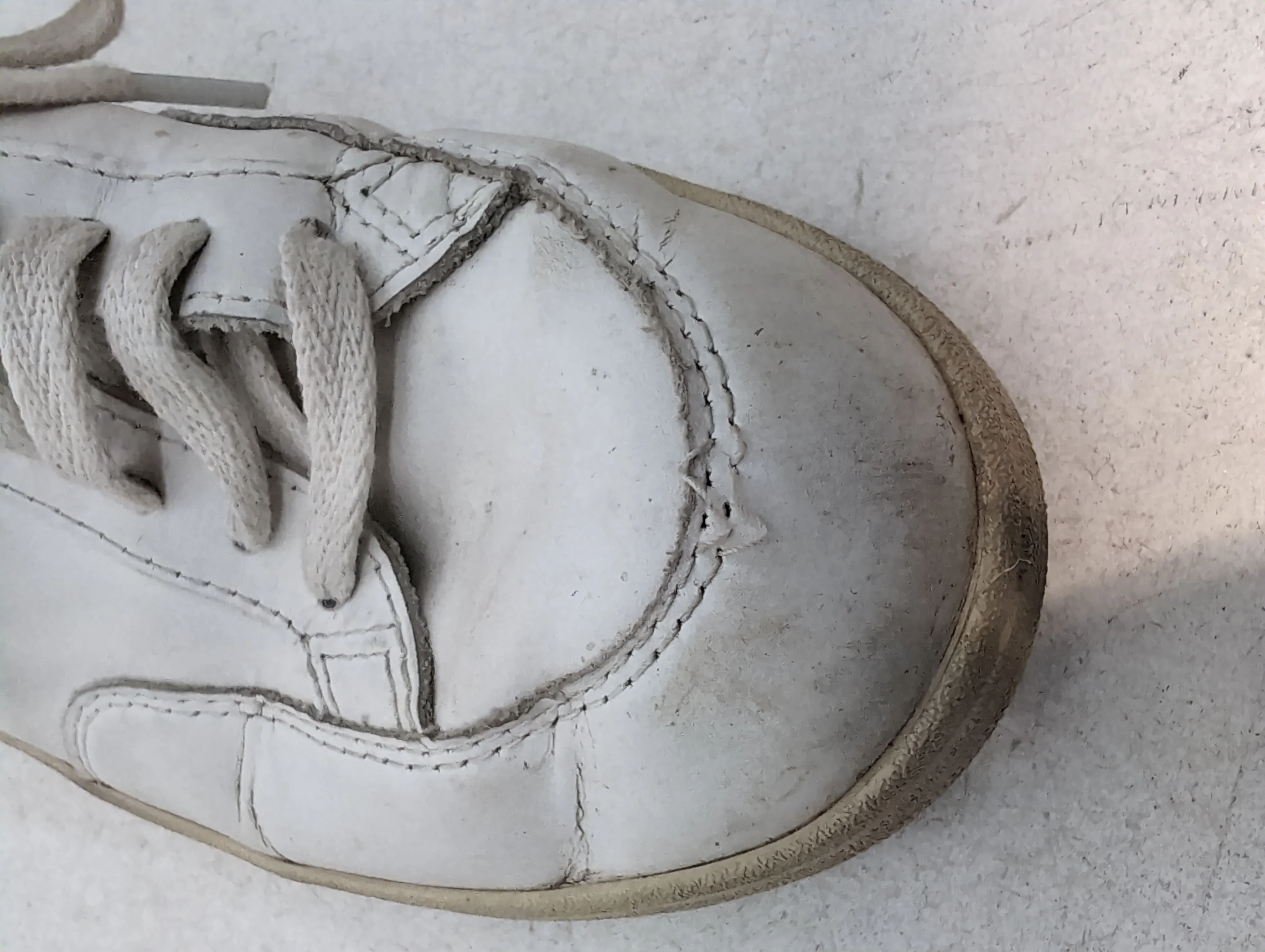 Veja Women's Trainers EU39 in White - Image 8