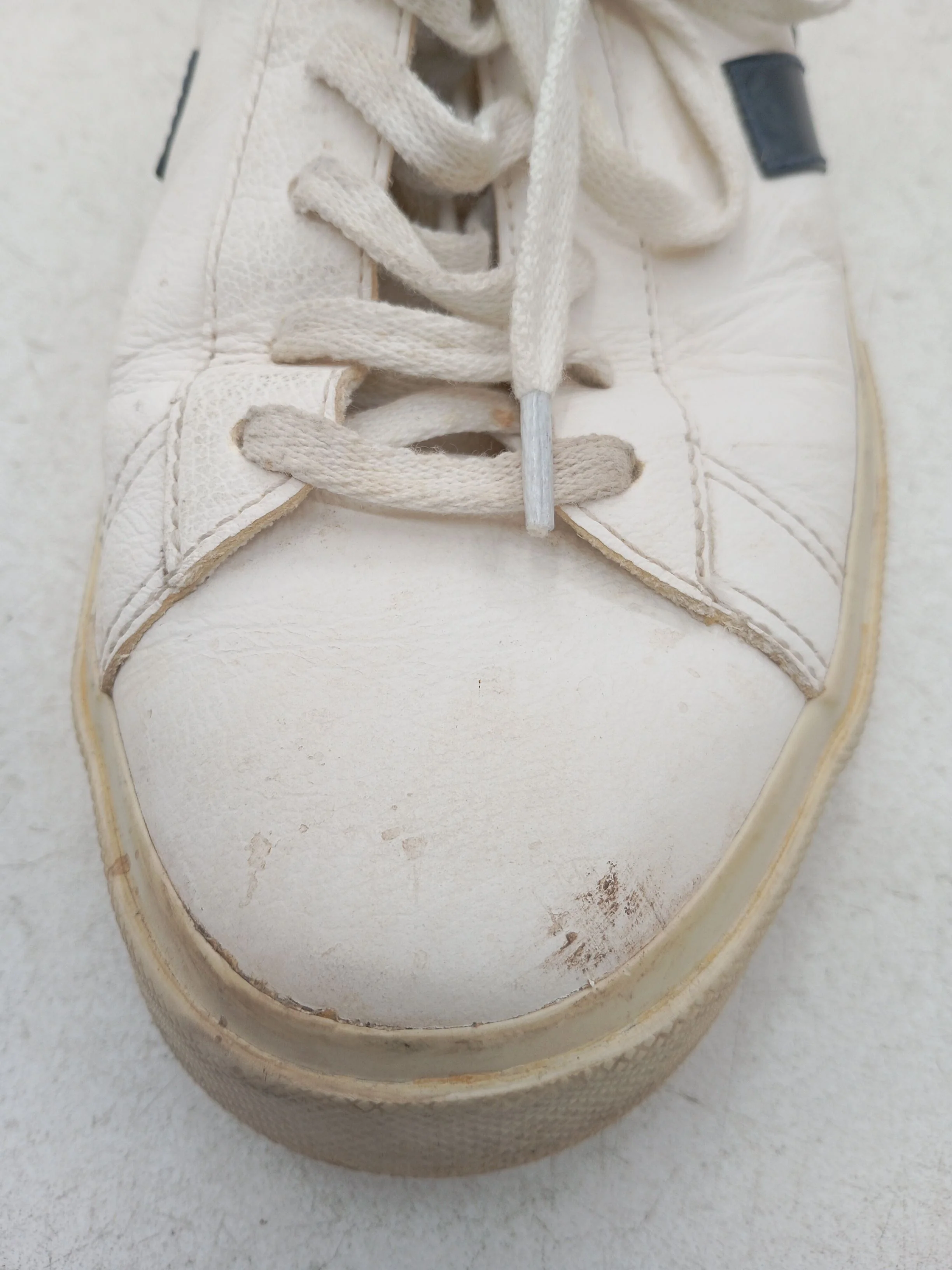 Veja Women's Trainers UK9 in White - Image 8