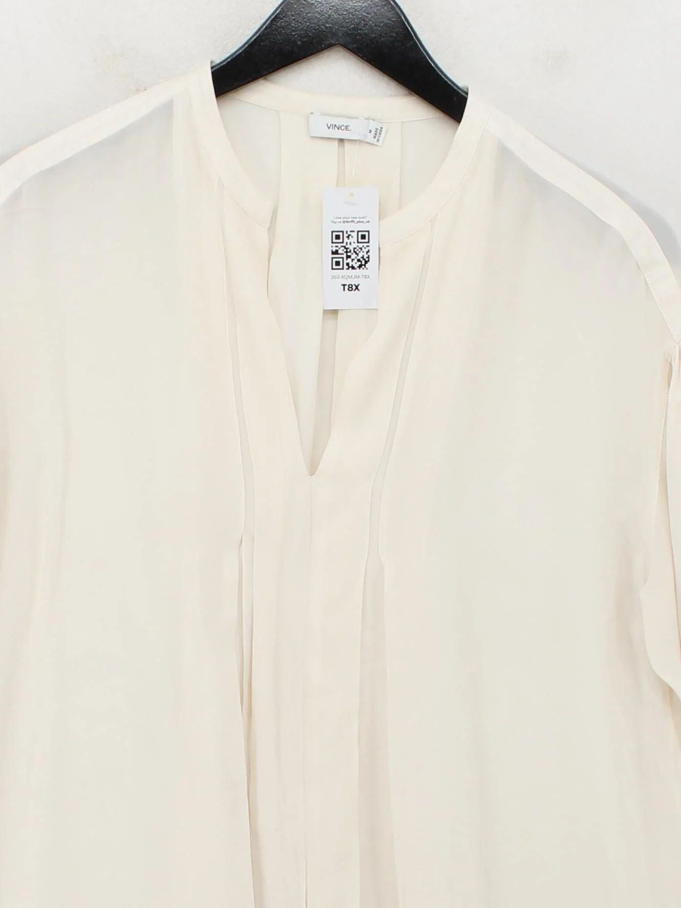 Vince Women's Blouse M Cream 100% Silk 3/4 Sleeve V-Neck Basic - Image 3