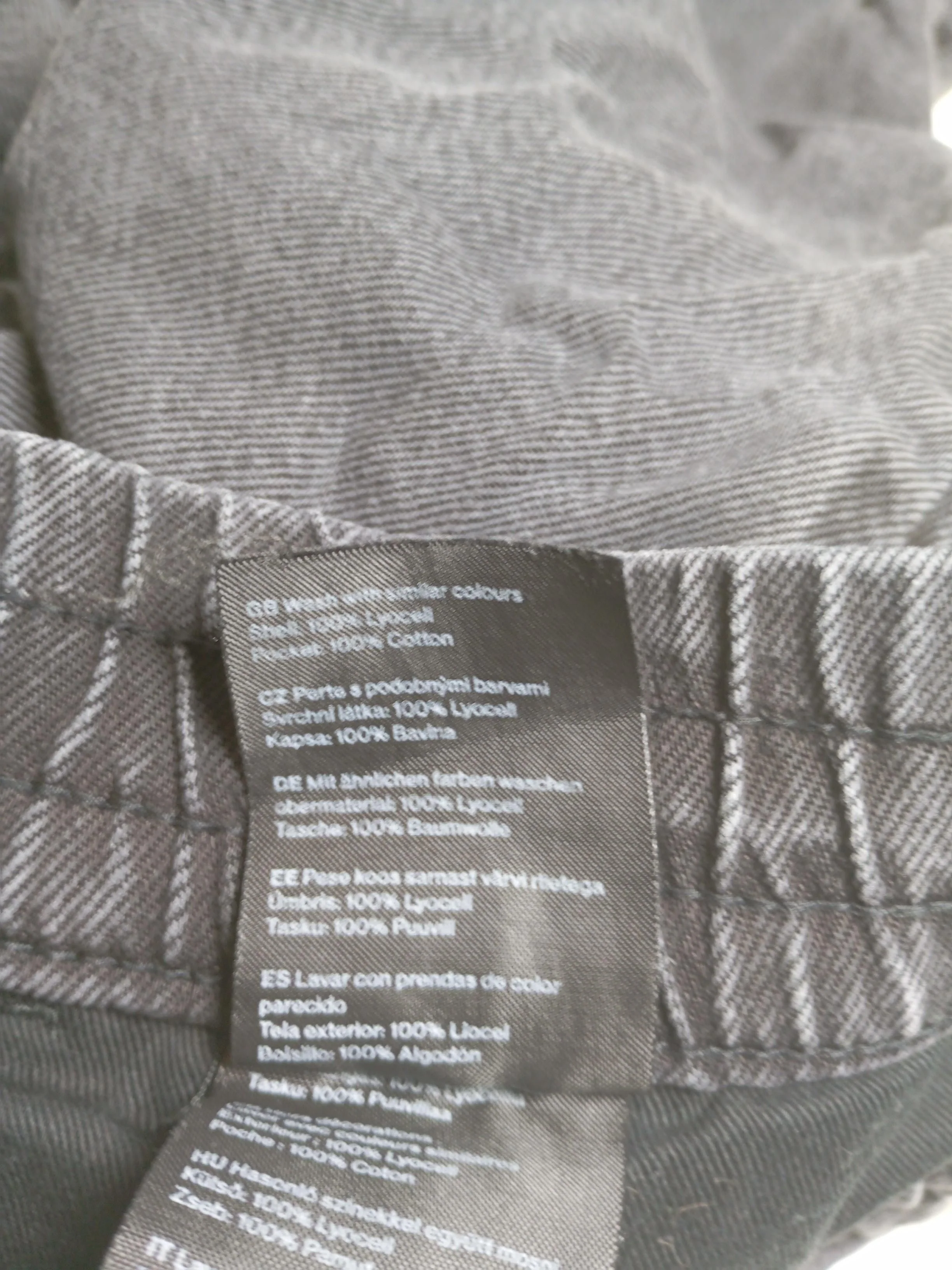Weekday Men's Shorts L Grey Lyocell Modal with Cotton Sweat - Image 7