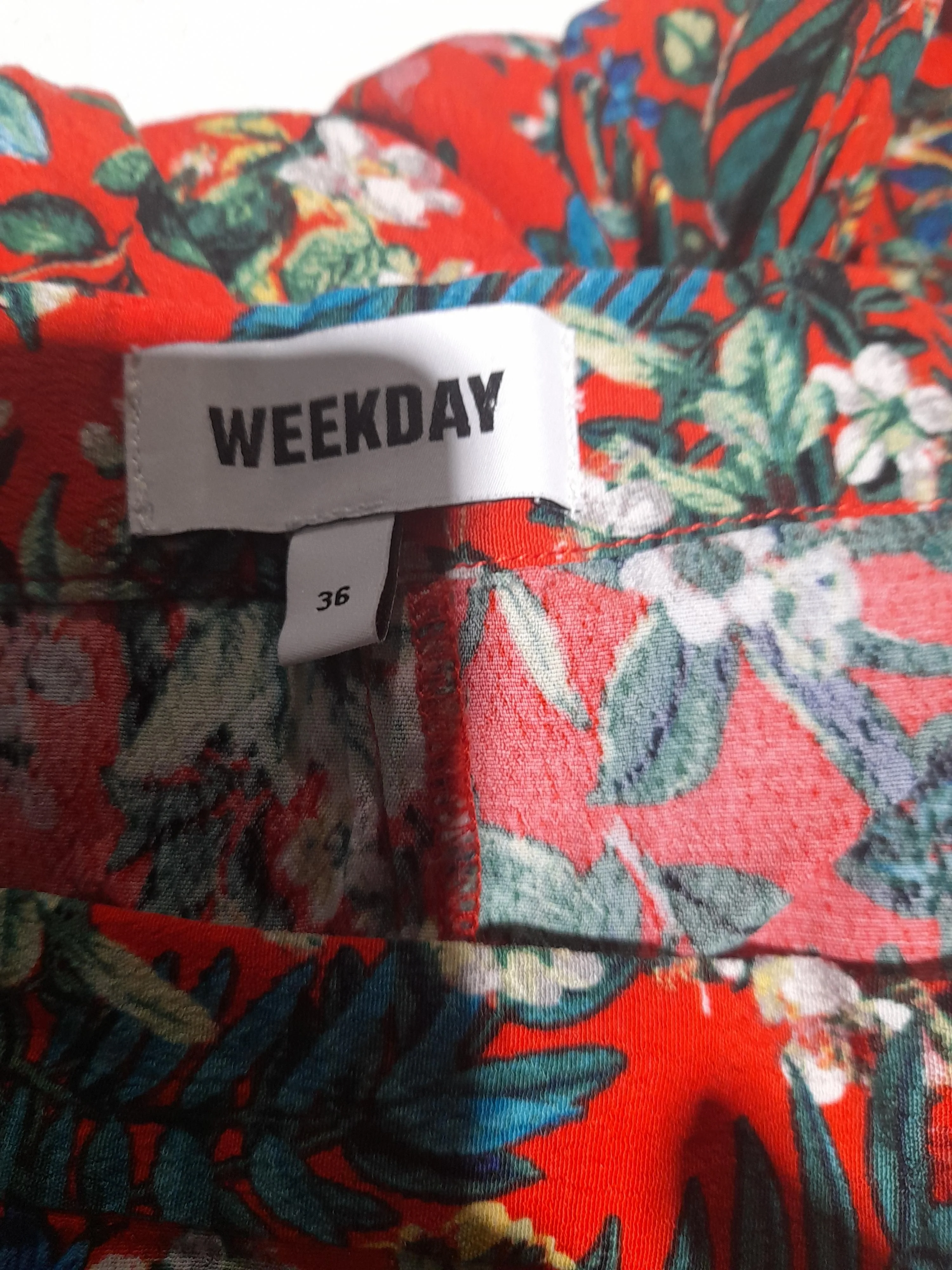 Weekday Women's Mini Skirt UK 8 Red Floral 100% Viscose Short Mini - Image 5
