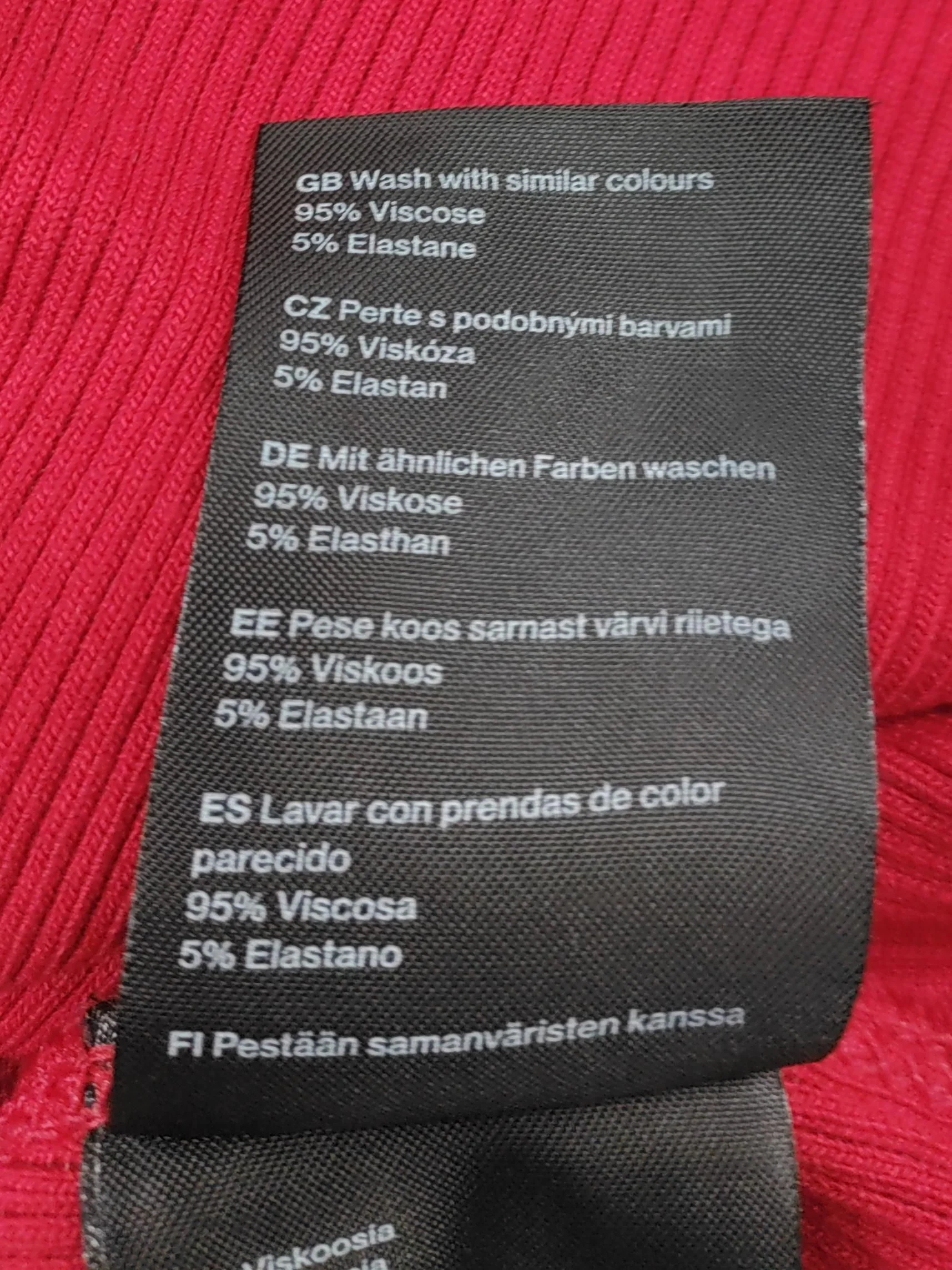 Weekday Women's Top S Red Viscose with Elastane Sleeveless Crew Neck Basic - Image 6