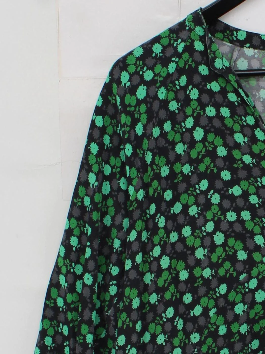 Whistles Women's Top S Black Floral Viscose with Other 3/4 Sleeve V-Neck Tunic - Image 4