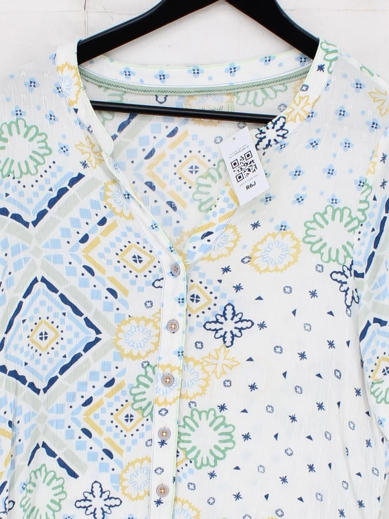 White Stuff Women's Shirt UK 10 White 100% Viscose Short Sleeve V-Neck Basic - Image 3
