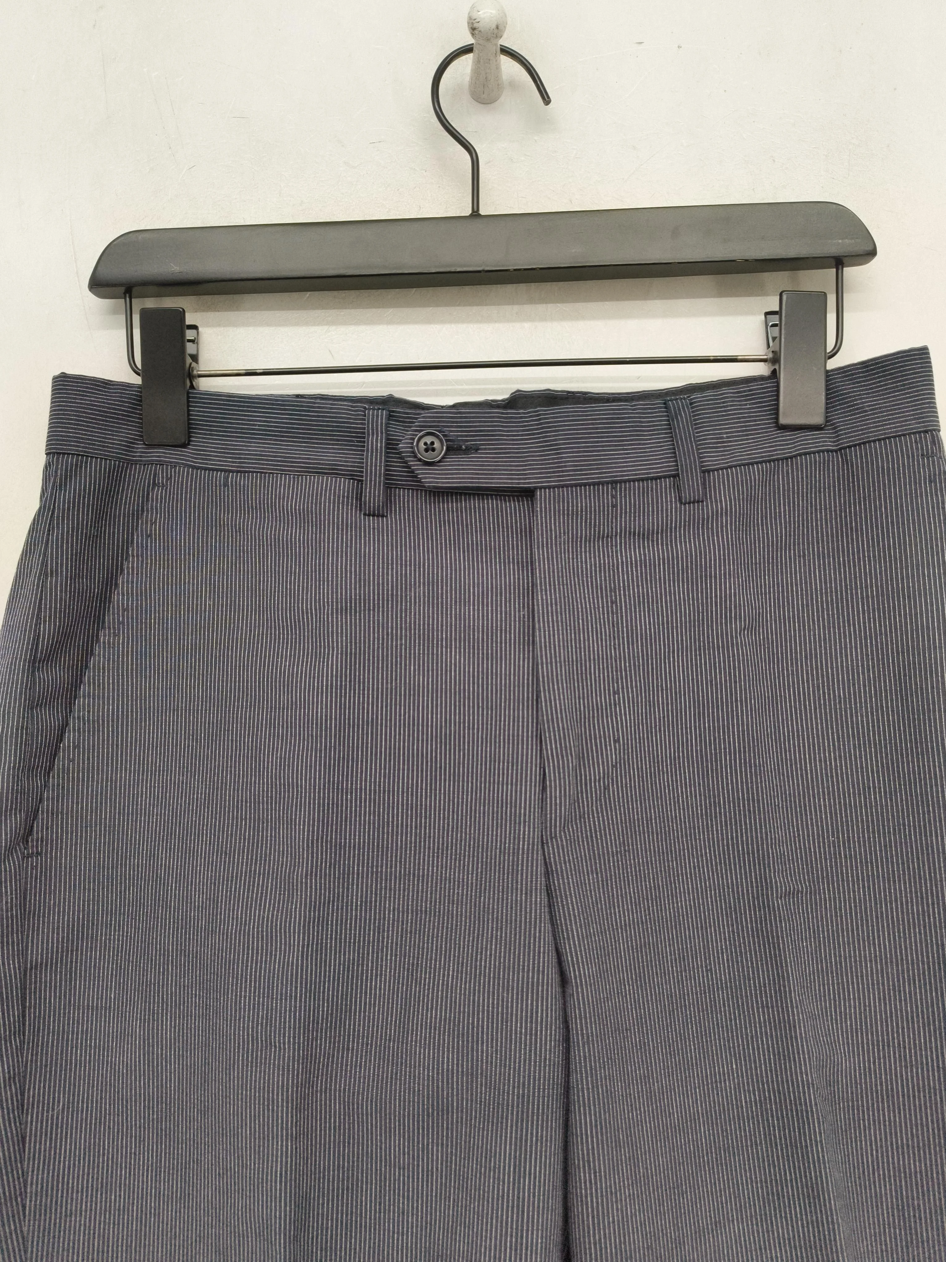 Yves Saint Laurent Men's Two Piece Suit Chest: 38 in Grey Wool - Image 5